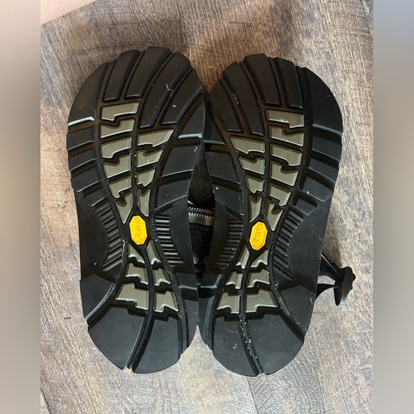 Very Gently Worn Men’s Chaco Sandals - Picture 3 of 6